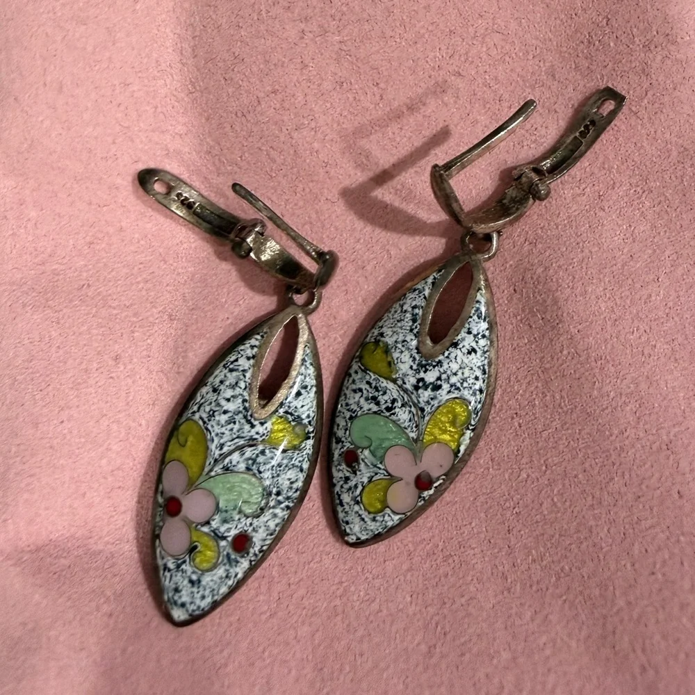 925 Sterling Silver Earrings with Flower Print - Picture 3 of 7